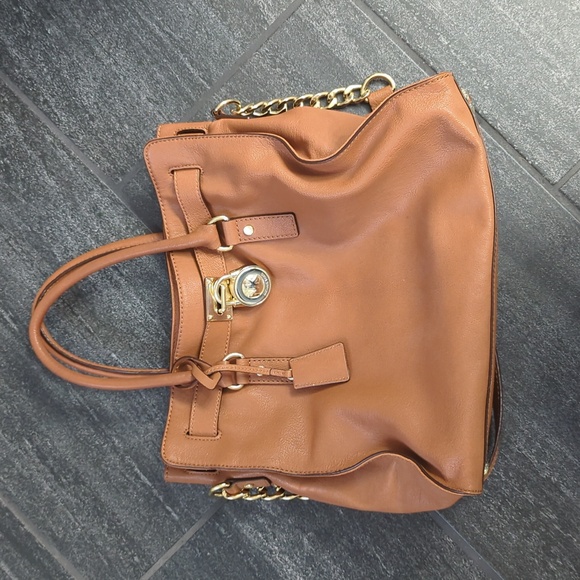 Michael kors purse - Picture 2 of 7